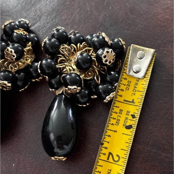 Vintage acrylic and gold tone Cha-Cha clip on earrings - Picture 6 of 8